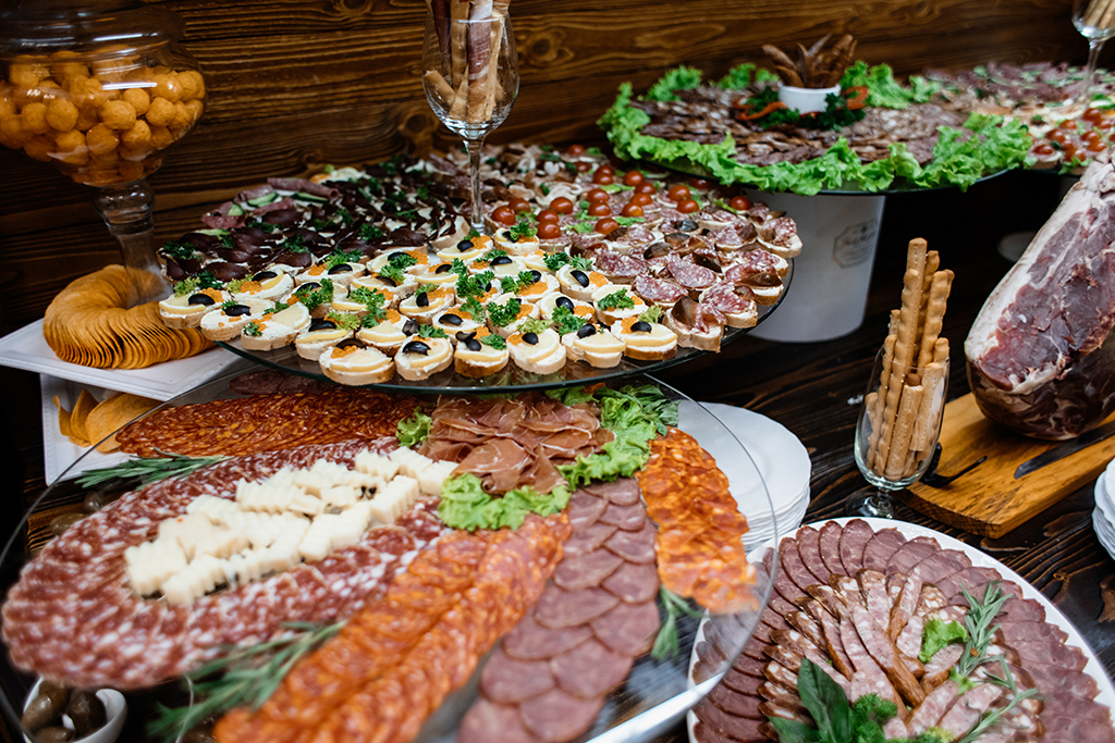 Catering Brasov | Servicii catering Brasov | Catalin Vargau | Servicii de catering Brasov | Meniul zilei Brasov | Comenzi meniul zilei brasov | Comenzi meniul zilei | Firma de catering Brasov | Restaurant Brasov | Livrare mancare la domiciliu Brasov | Catering evenimente Brasov | Catering meniuri evenimente | Catering afterschool Brasov | Catering scoli Brasov | Catering gradinite Brasov